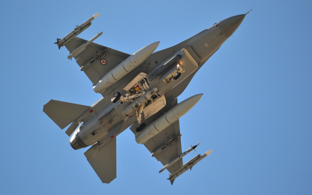 Норвегія передасть Україні F-16 із “найновішим озброєнням”
