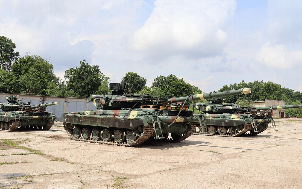 Львівський завод передав замовнику близька десятка відновлених танків Т-64