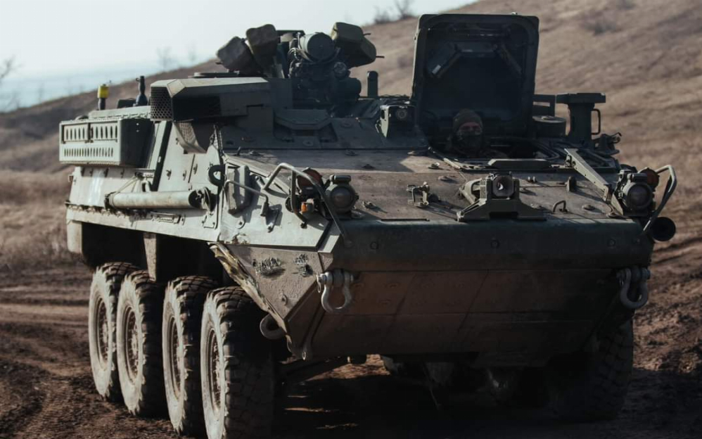 Львівські десантники показали свої БТР Stryker