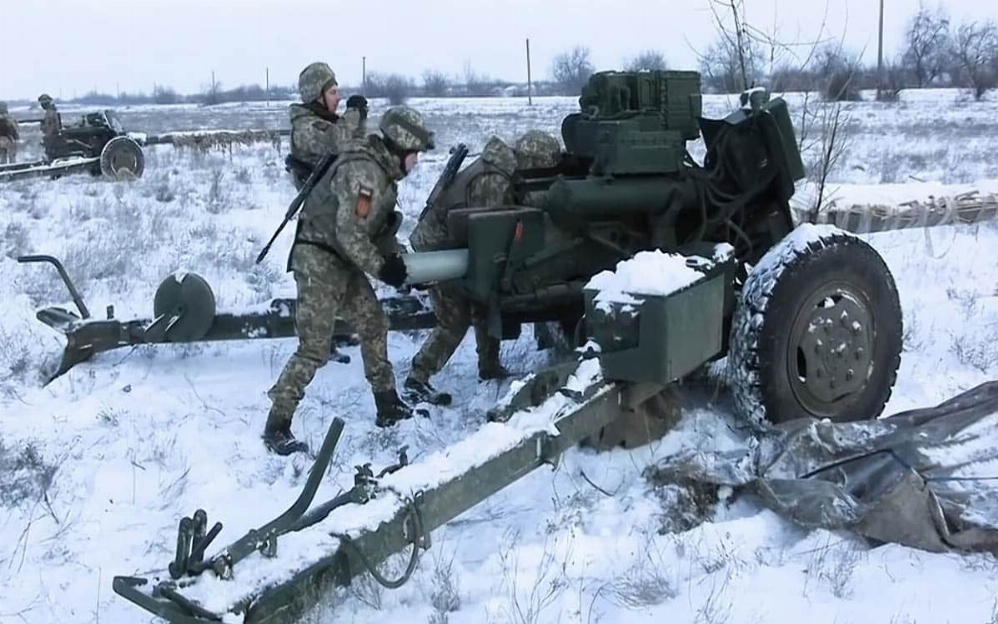 Військові України на навчаннях показали МТ-12Р зі спецприцілом