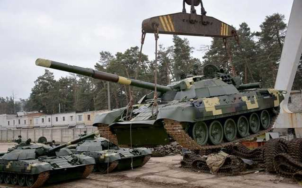 На Київському бронетанковому заводі відвантажено першу партію відремонтованих танків Т-72